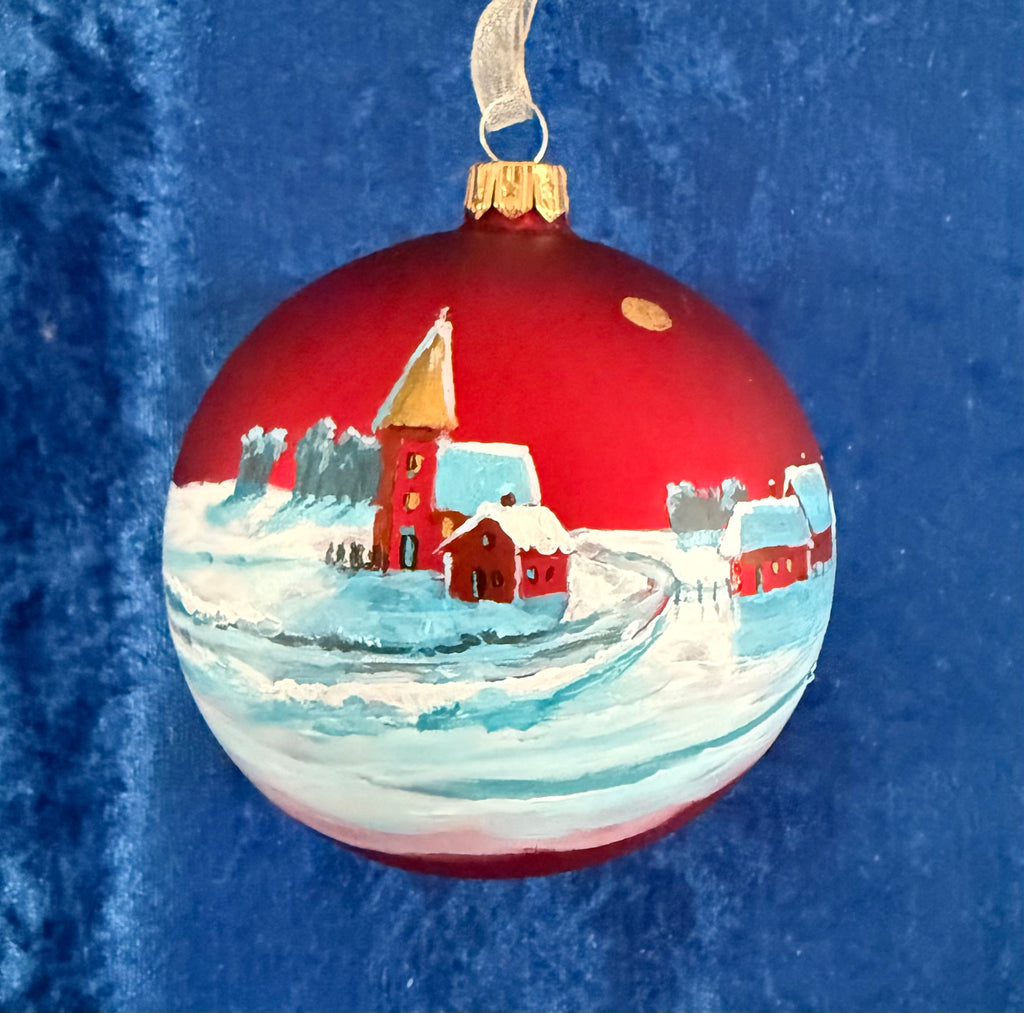 Tannenbaumkugel, Bergdorf im Schnee, Rot 10cm