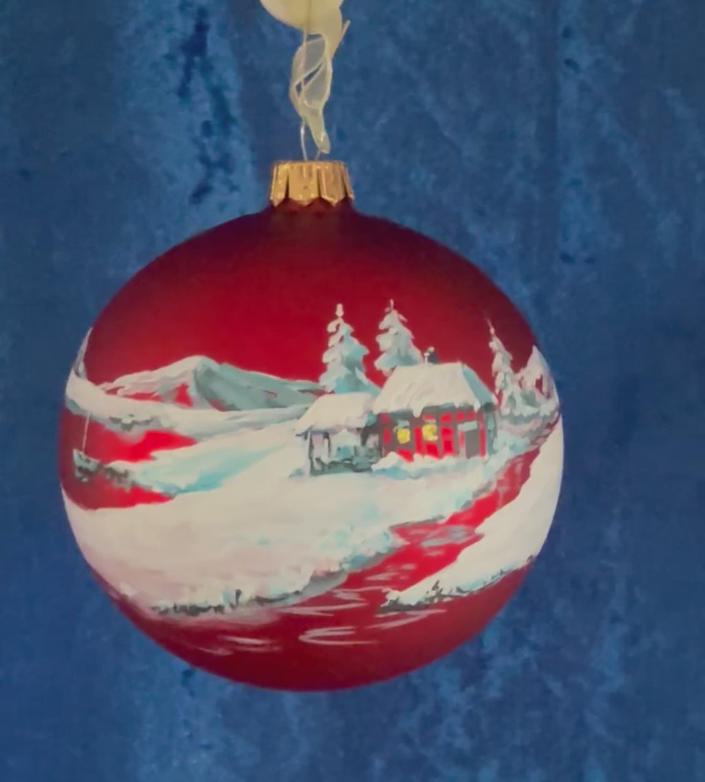 Tannenbaumkugel - Schneebedecktes Haus am Flussufer, Rot 10