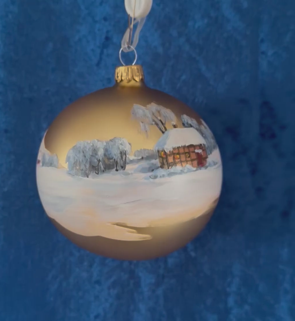 Tannenbaumkugel - Goldenes Fachwerkhaus in Schneelandschaft 10cm